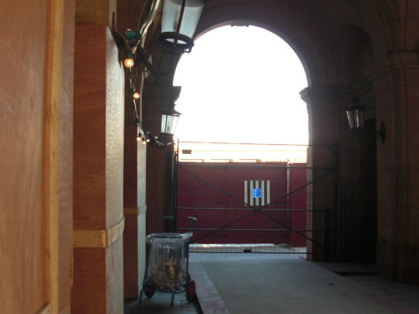 10-chantier_palais_royal_buren_entree