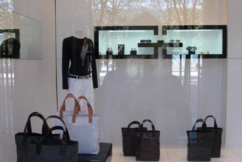 15-Gabrielle_Geppert_boutique_noire_interieur