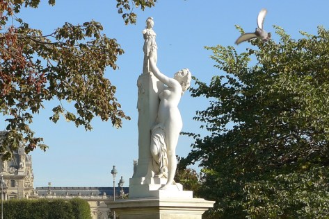 04-Tuileries_Jardin_vide_statue_oiseau