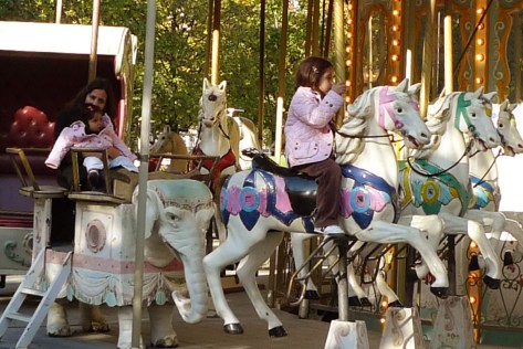 08-Tuileries_carousel_enfants