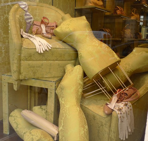 01-Miu_Miu_mannequins