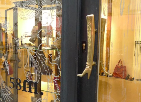 05-58M_boutique_porte