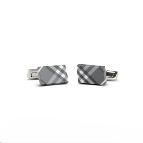 03_Burberry_boutons_manchettes_check