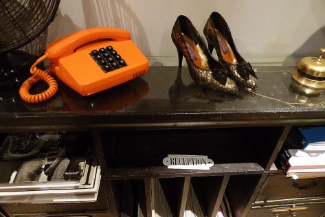 15_Room_service_reception