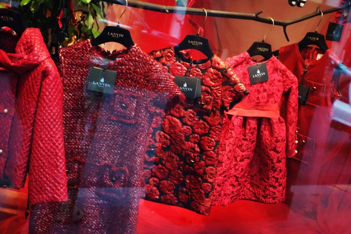 Baby-Tuileries-Vitrine-Lanvin-Petite-Rouge-10