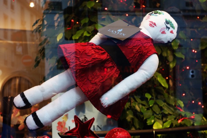 Baby-Tuileries-Vitrine-Lanvin-Petite-Rouge-7