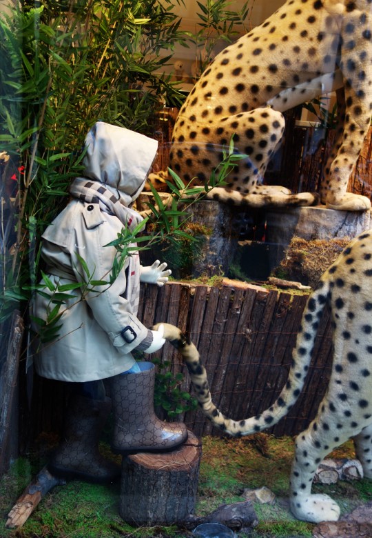Baby-Tuileries-Vitrine-Noel-2012-Leopards-5