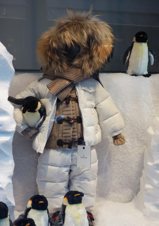 Baby-Tuileries-Vitrine-Noel-2012-Pingouins-3