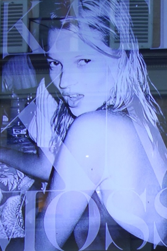 Kate-Moss-apparition-Paris-Colette