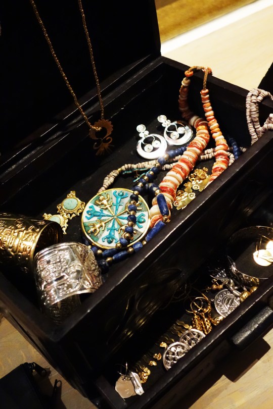 24-01-2013-Motche-vernissage-bijoux-5