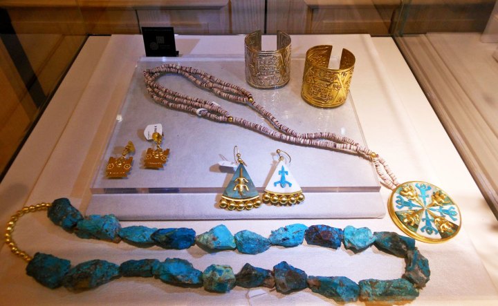 Bijoux-Motche-Arthus-Bertrand-rue-bonaparte