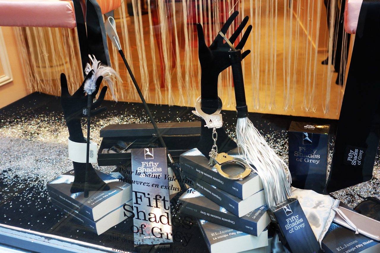 Vitrine-Chantal-Thomass-50-shades-Grey-02-2013