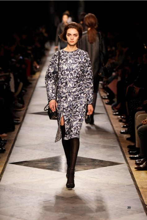 20-LOEWE-AH-2013-Blue and White ‘Ceramica’ Quilted Print Silk Dress_ Black Napa Sandal_ Black Calf ‘Amaya 23’ Bag