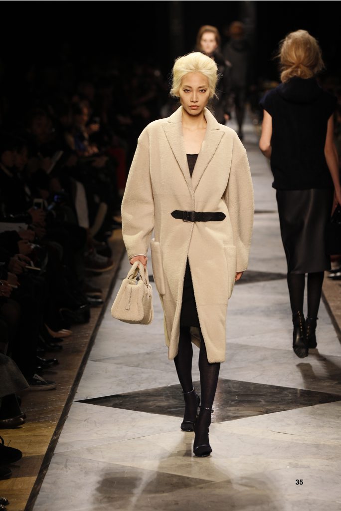 35-LOEWE-AH-2013-Dark Sand Shearling Coat_ Black Cashmere Rib-knit Dress_ Black Pierced Napa Sandal_ Dark Sand Shearling ‘Amazona 28’ Bag