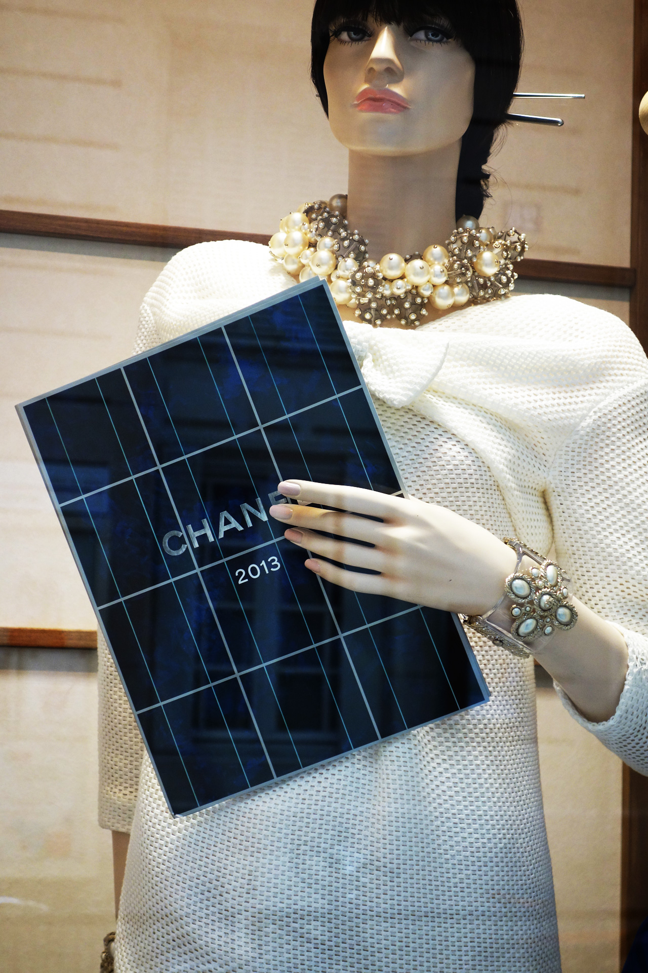 Chanel-vitrine-rue-Cambon-13