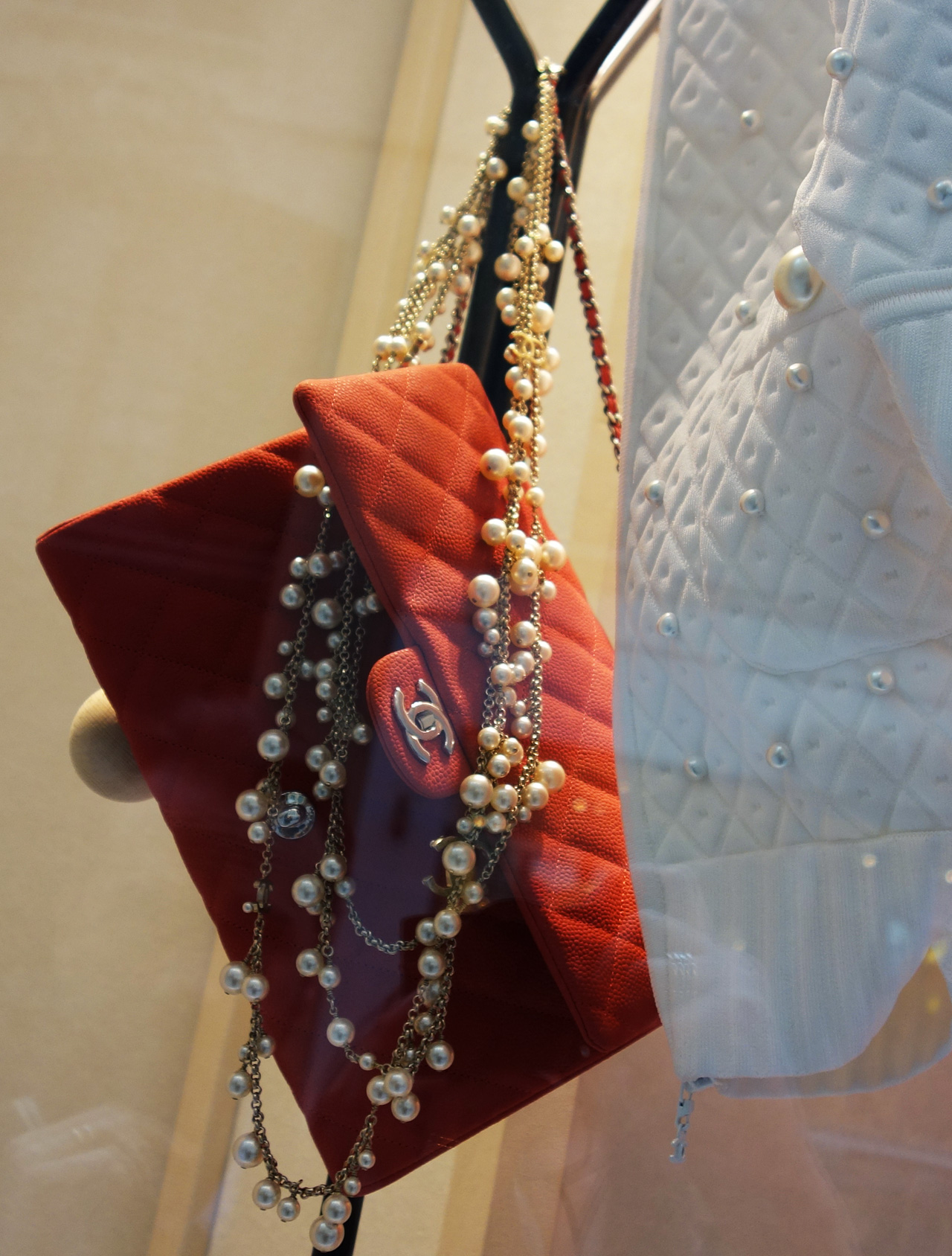 Chanel-vitrine-rue-Cambon-21