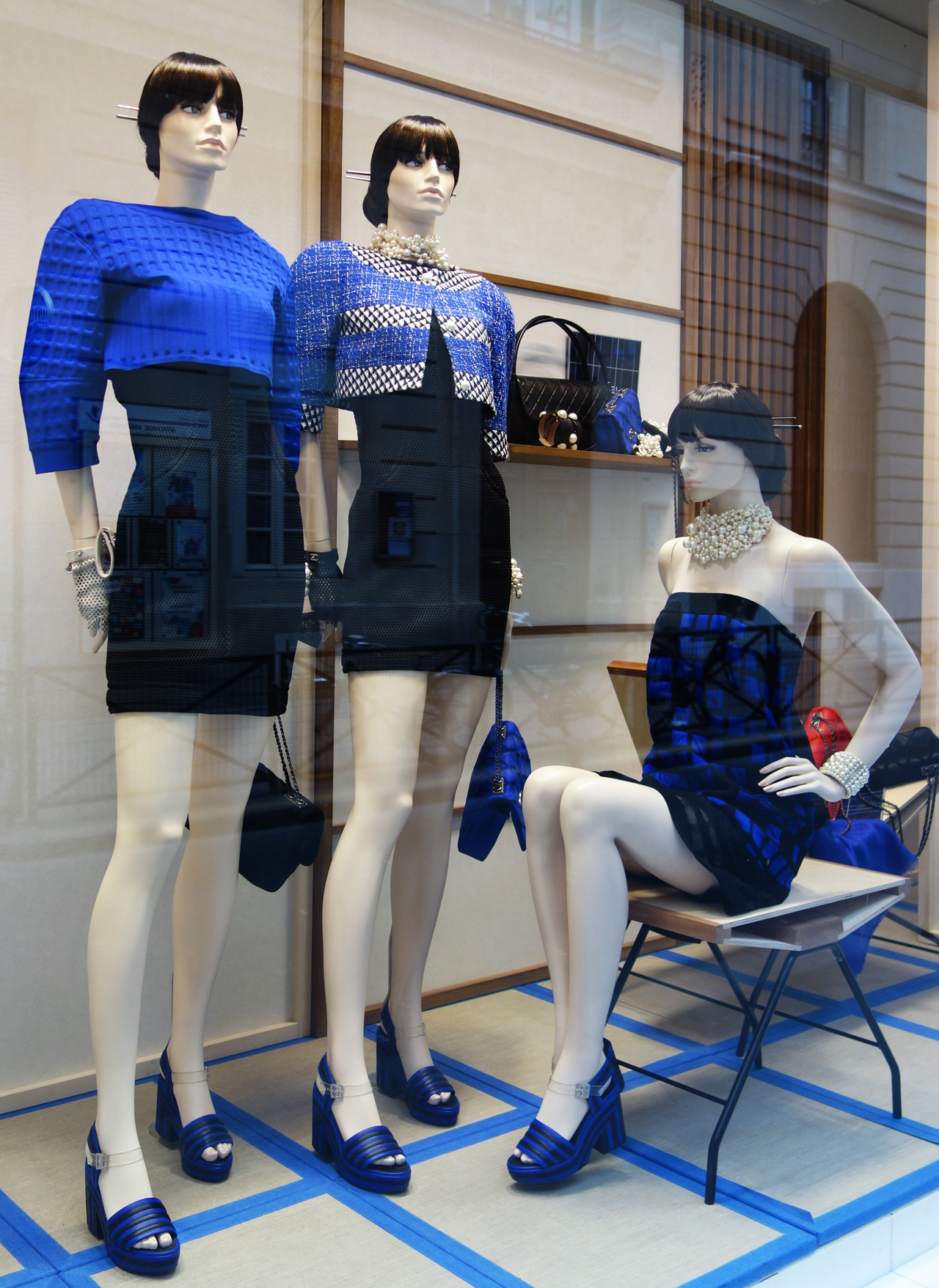 Chanel-vitrine-rue-Cambon-30
