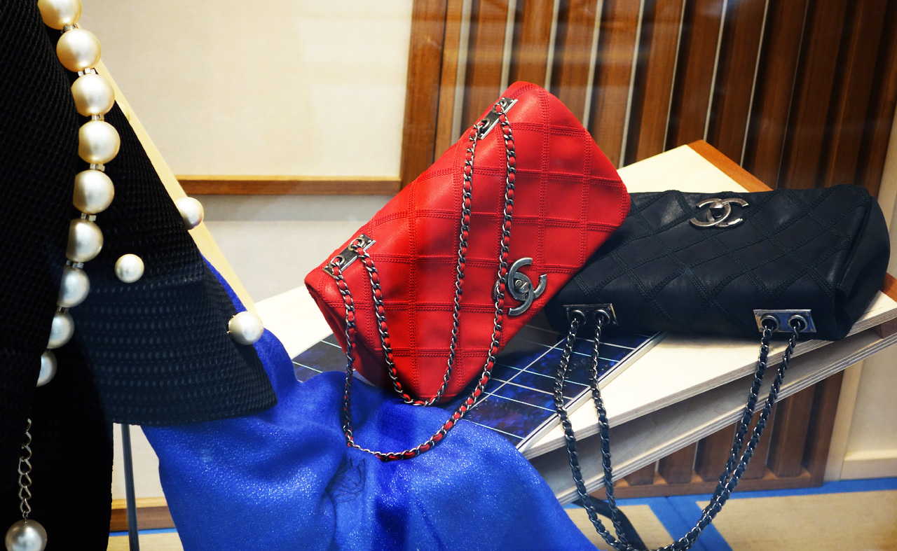 Chanel-vitrine-rue-Cambon-32