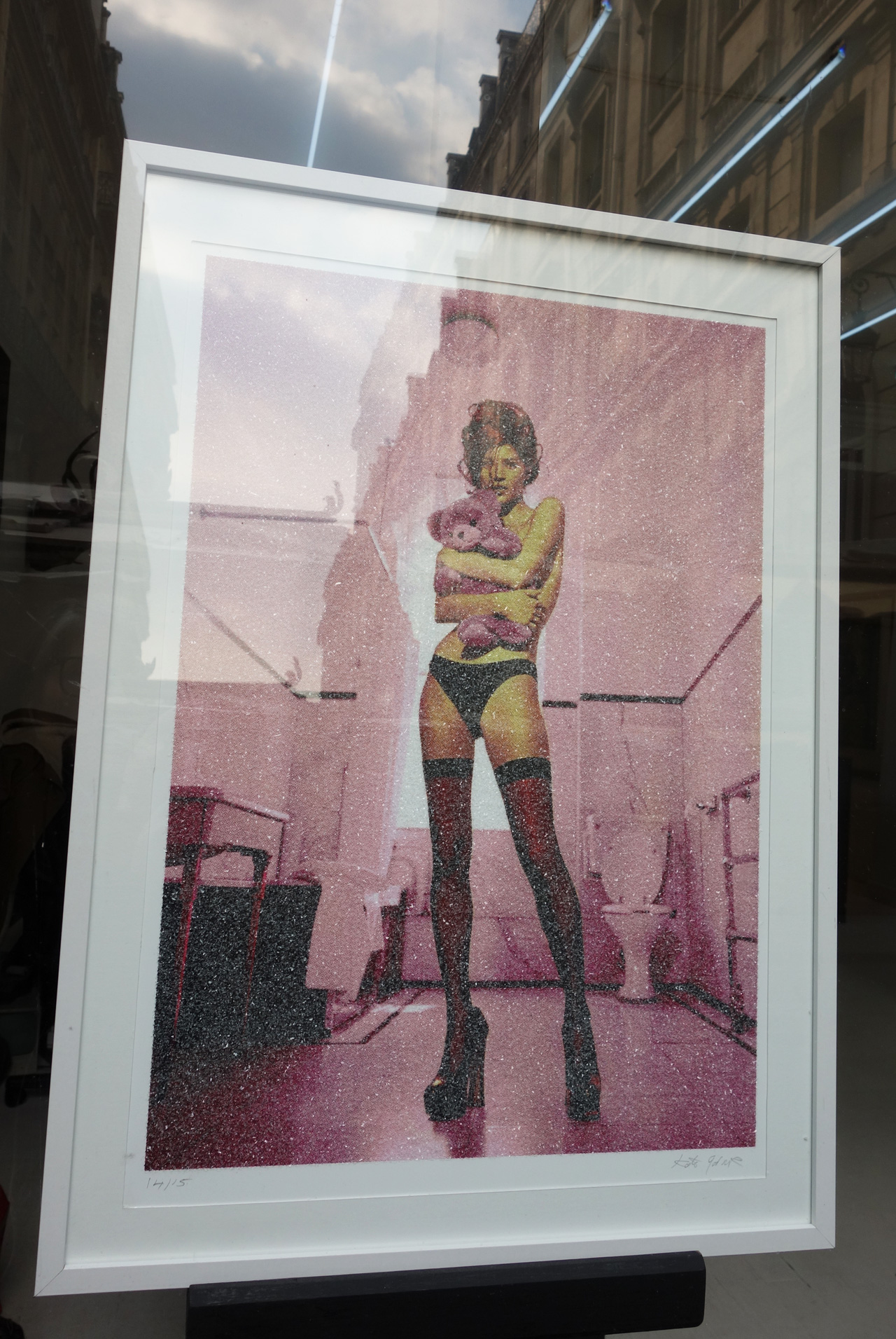 Galerie-13-Jeannette-Mariani-pink-girl-teddy-bear