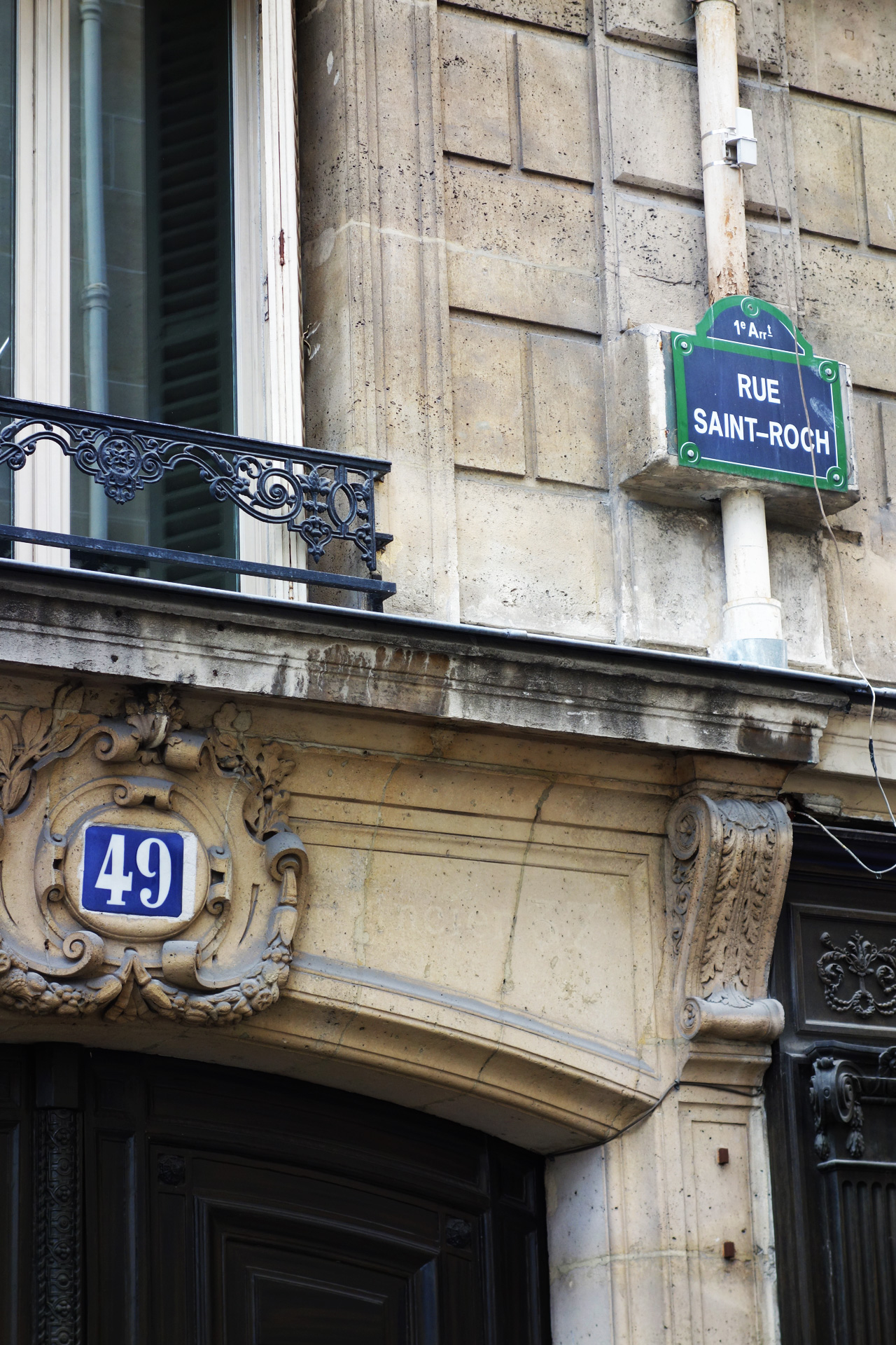 01_Rue-Saint-Roch-Paris