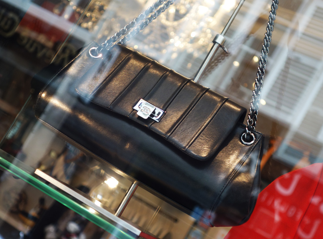 14_MB-select-Boutique-vitrine-droite-detail-5