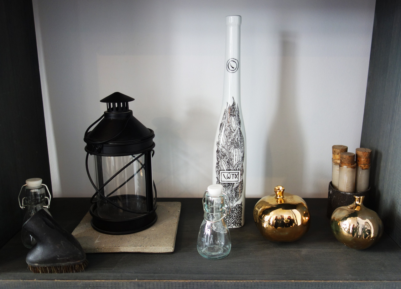 David-Gaillard-Les-Curieuses-deco-pommes-or