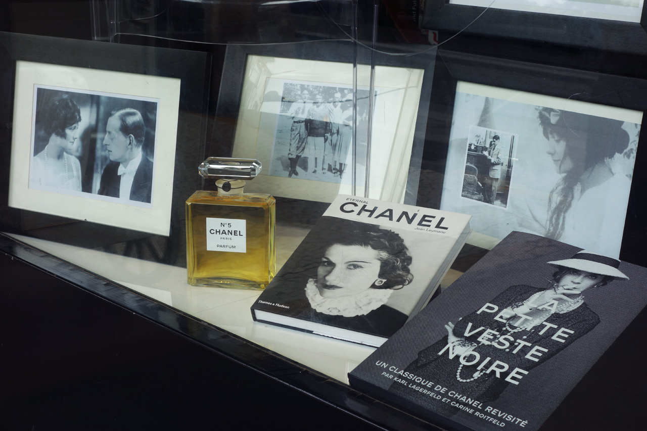 Galignani-vitrine-Coco-Chanel-01