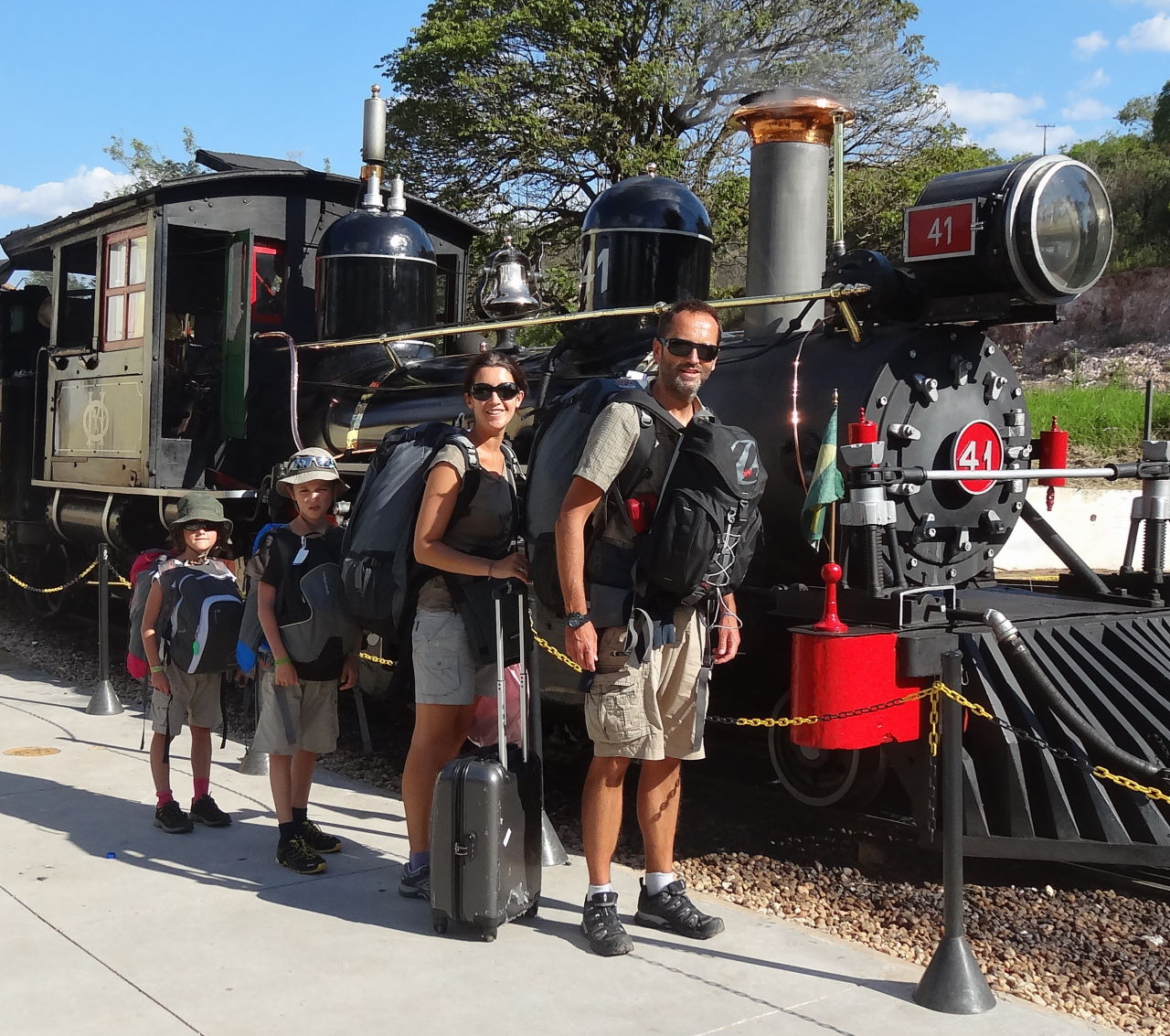 UFAO-famille-locomotive