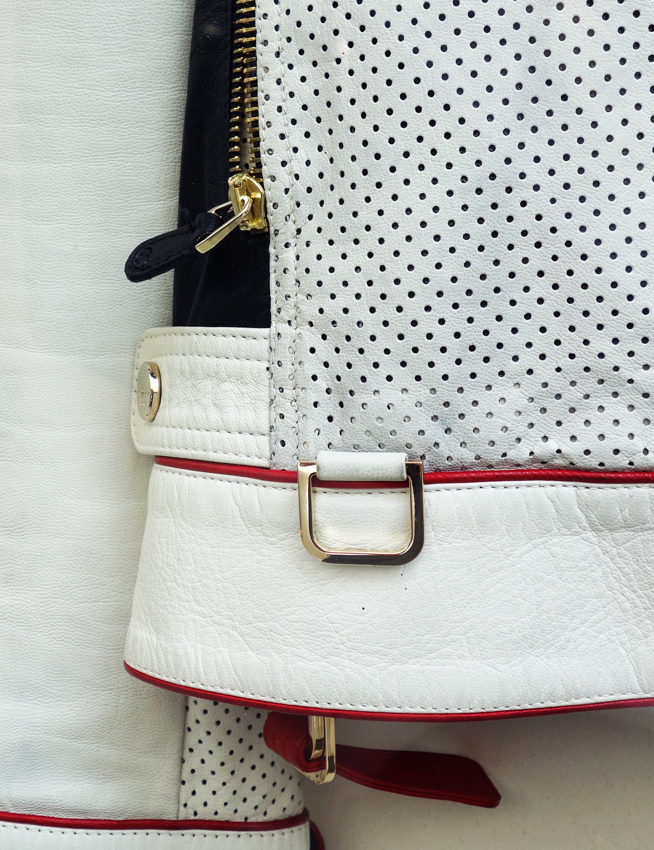 WK-vitrine-blouson-Gucci-3