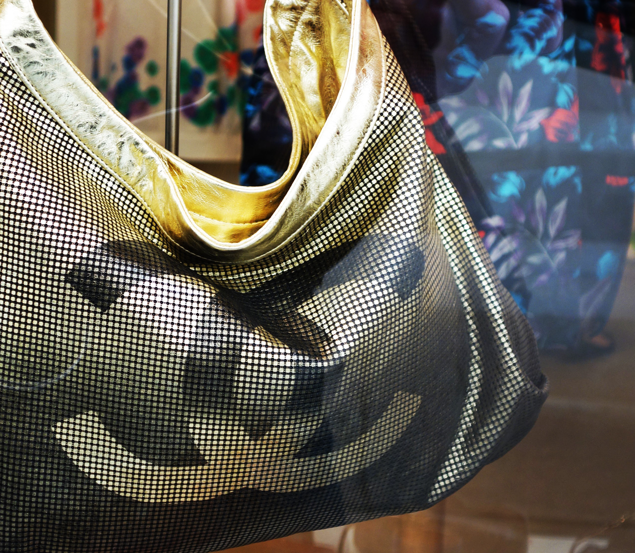 WK-vitrine-sac-or-Chanel
