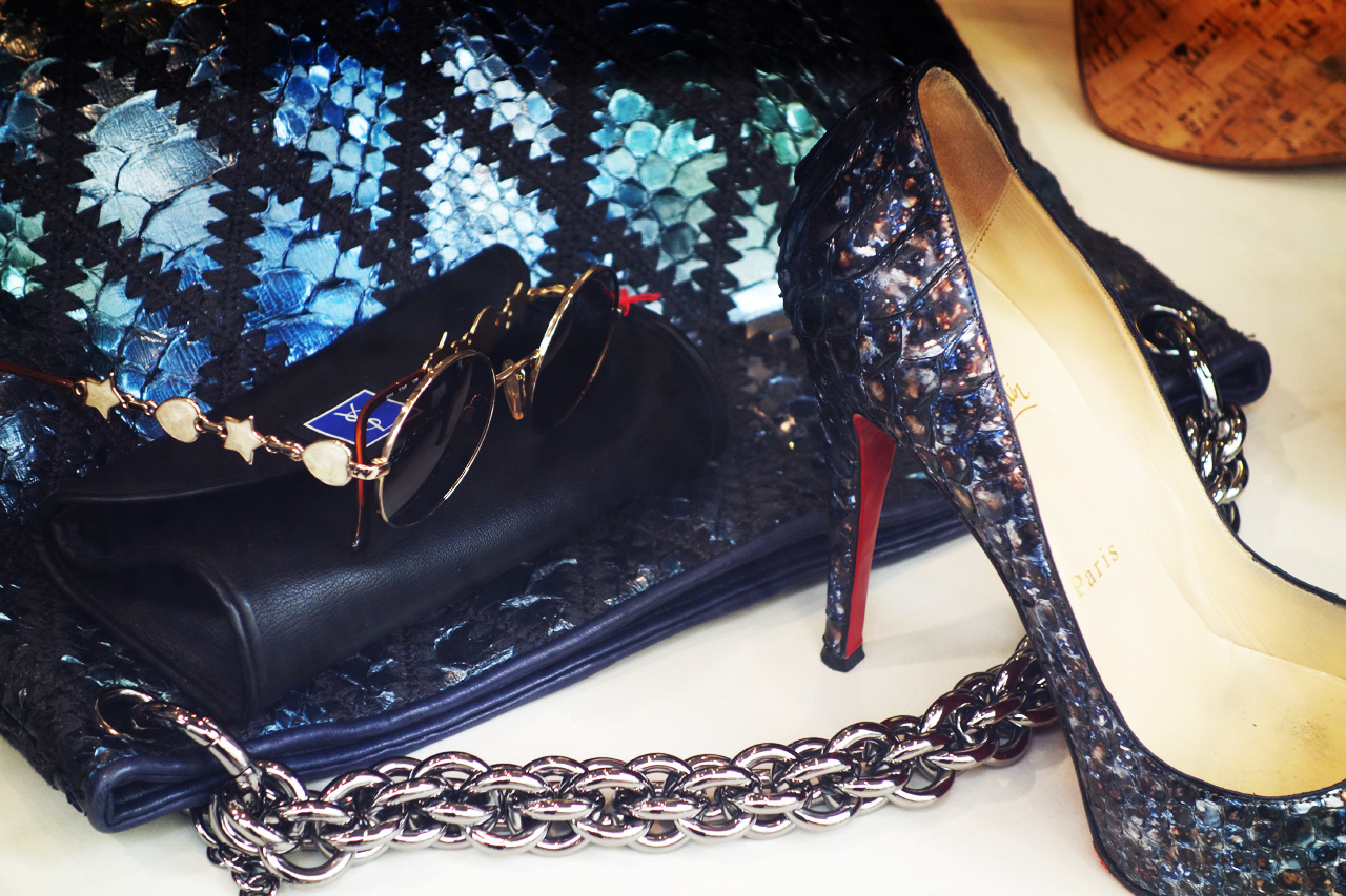 WK-vitrine-YSL-Louboutin-ecailles