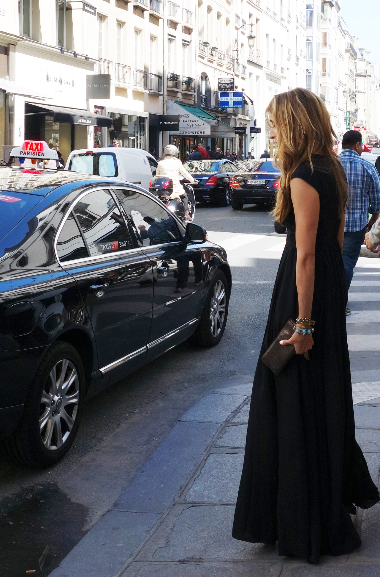 inconnue-robe-noire-0