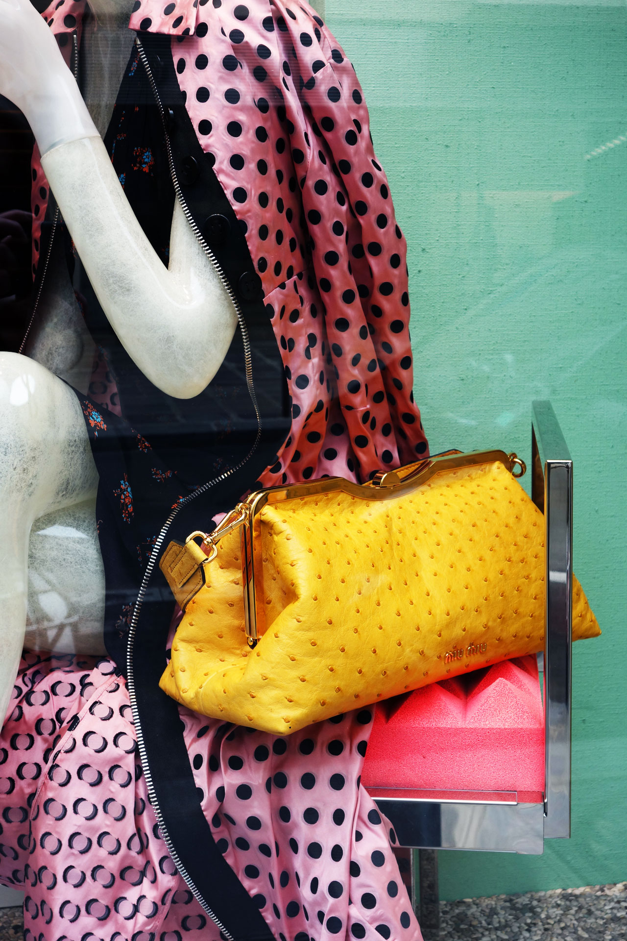 Miu Miu Paris vitrine