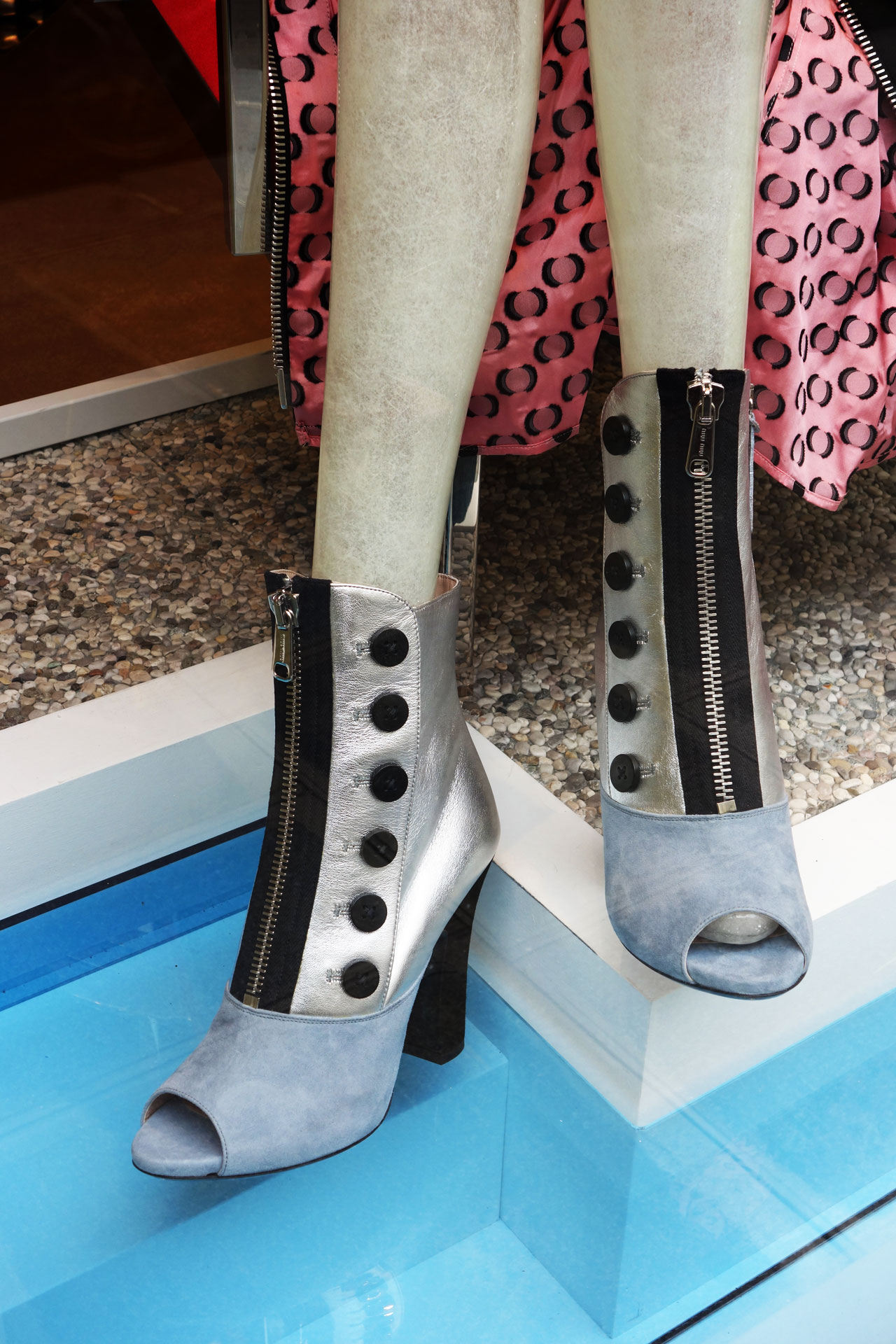 Miu Miu Paris vitrine