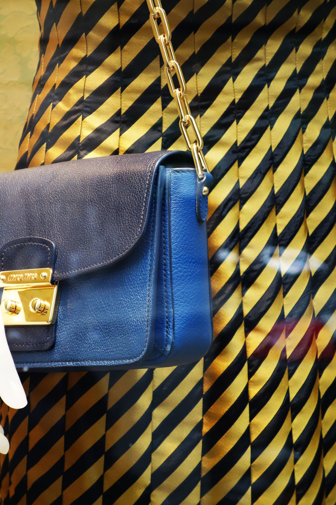 Miu Miu Paris vitrine