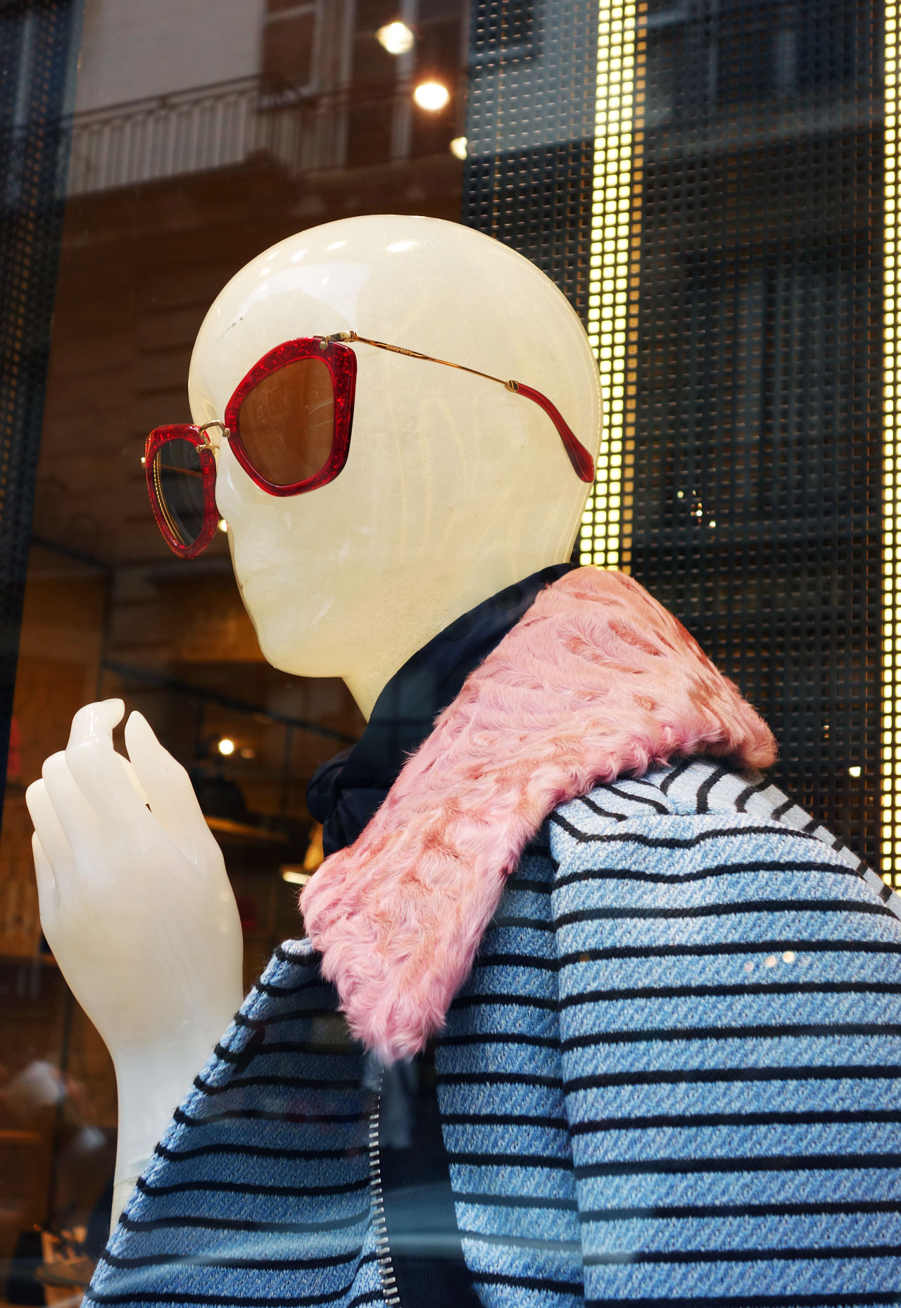 Miu Miu Paris vitrine
