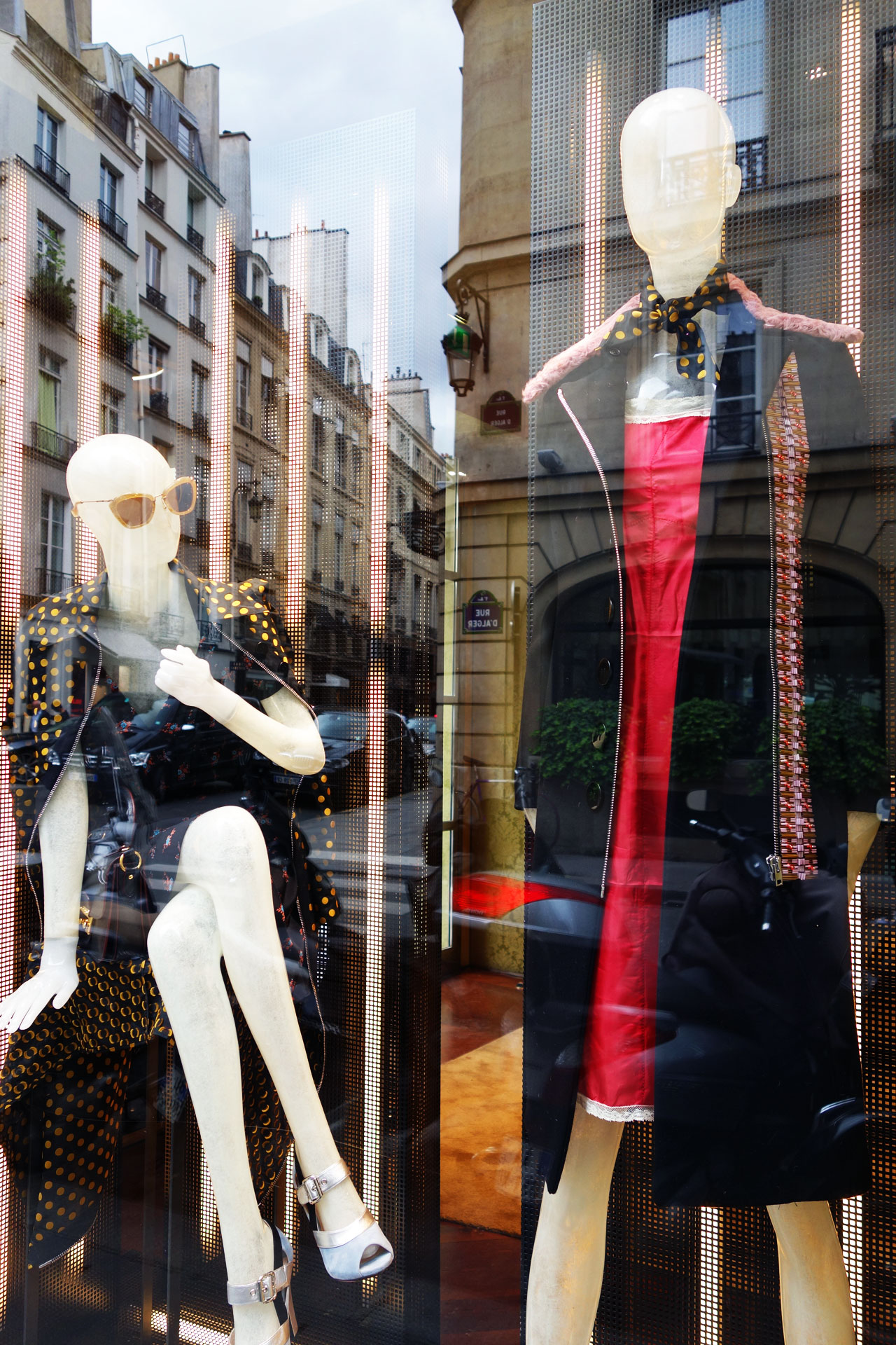 Miu Miu Paris vitrine