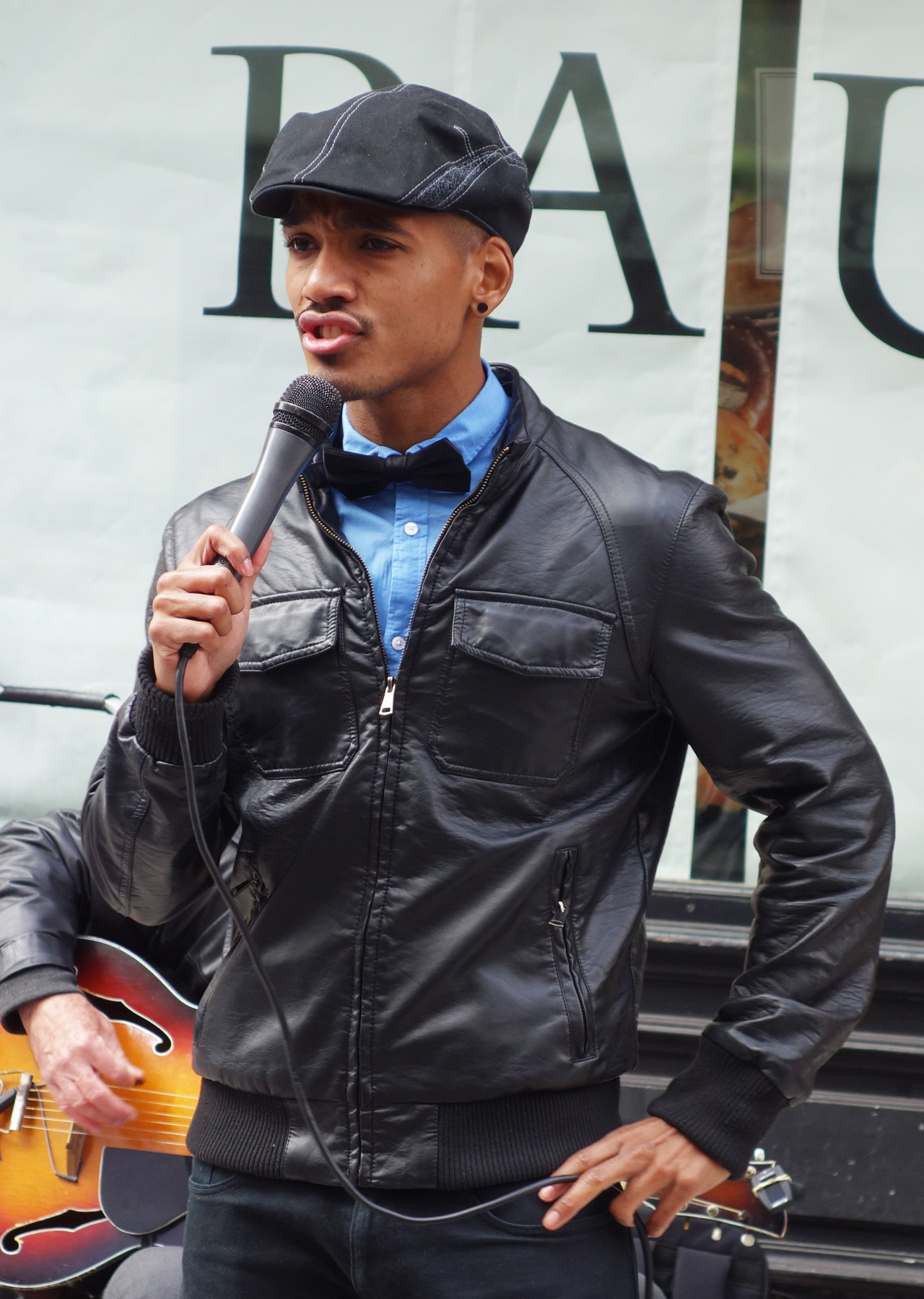 rue-montorgueil-dimanche-crooner-3