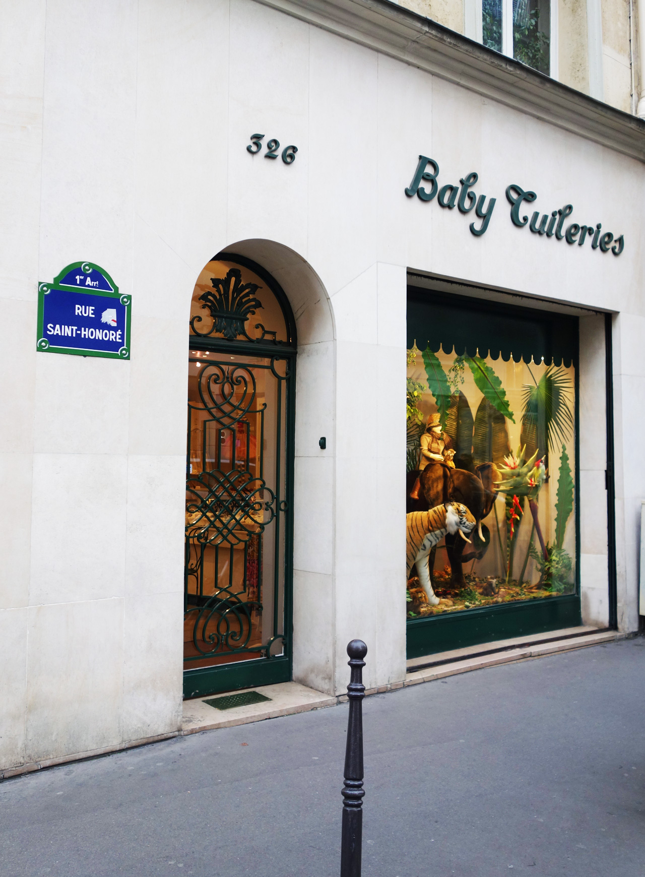 Baby-Tuileries-boutique-vitrines-noel-2013-rue-saint-honore