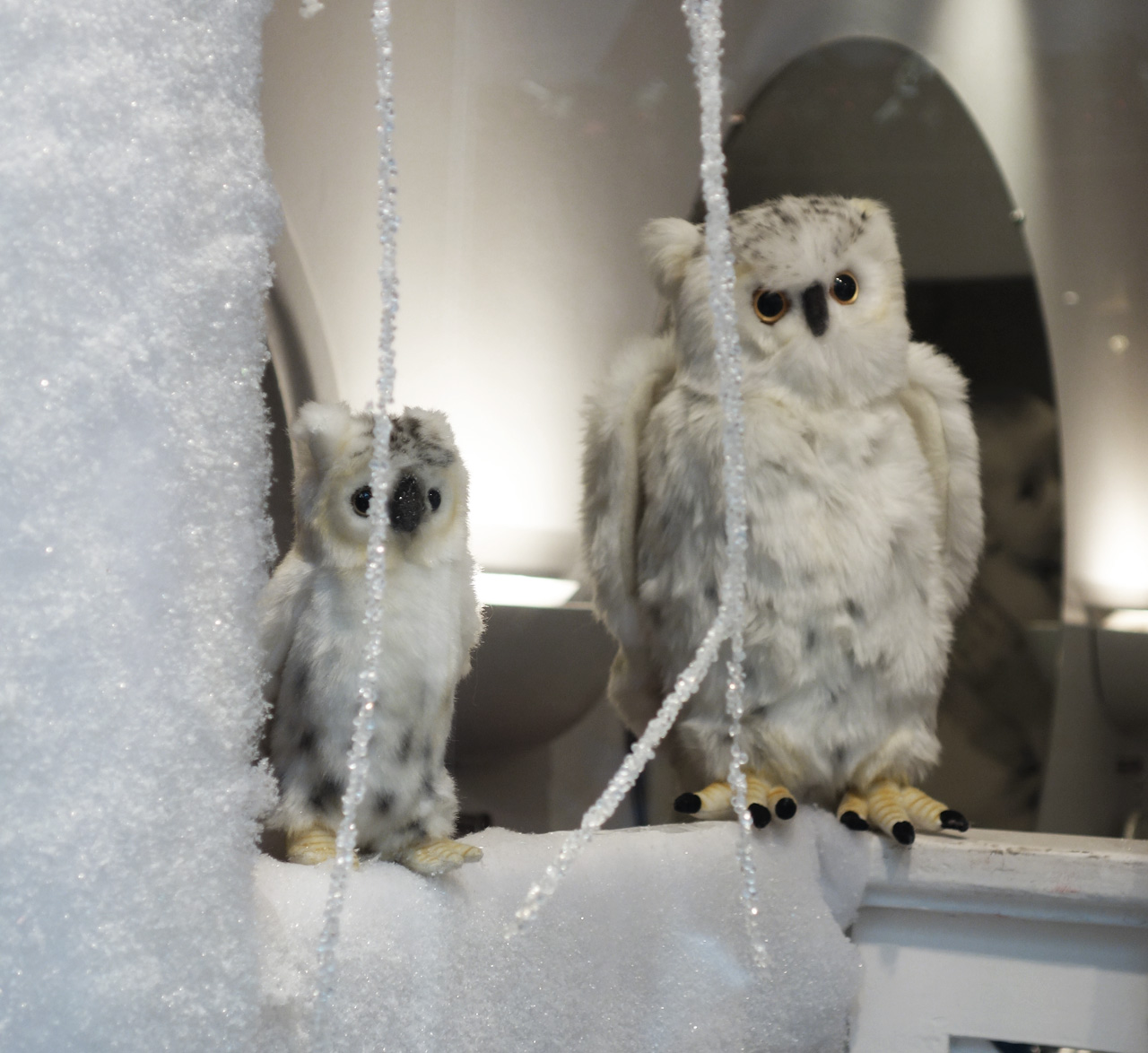 Baby-Tuileries-vitrines-noel-2013-blanche-chouettes