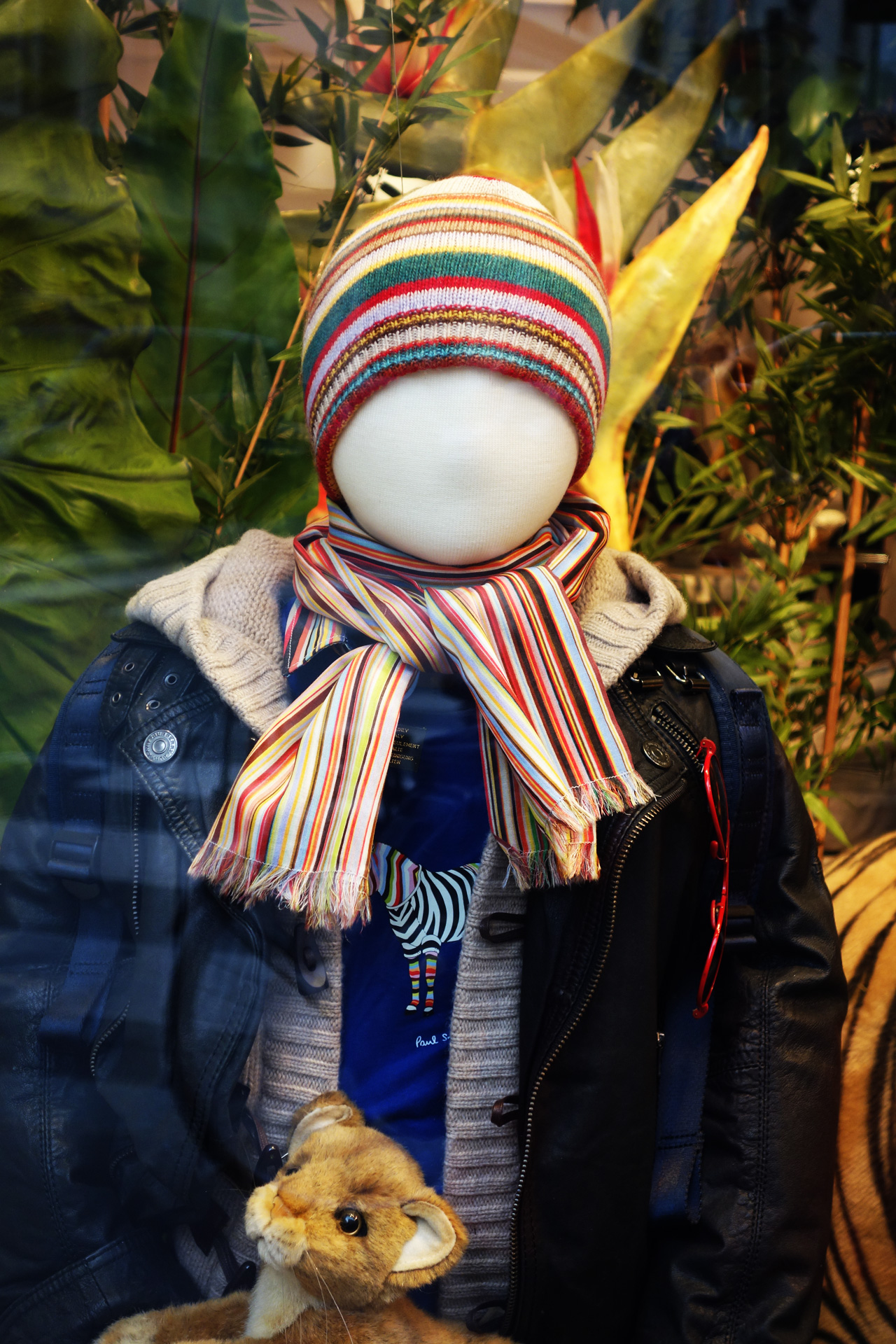 Baby-Tuileries-vitrines-noel-2013-jungle-boy