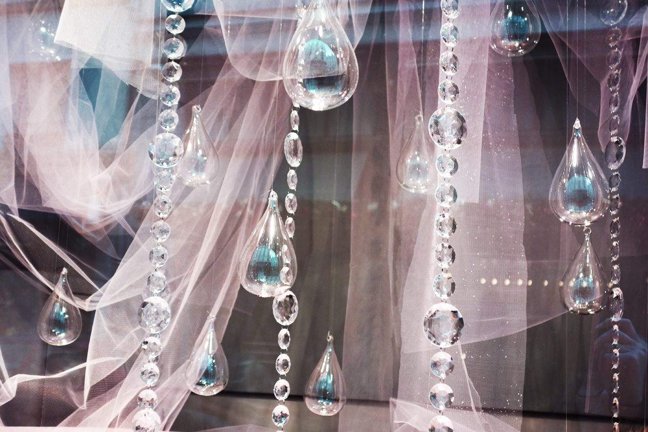 Baby-Tuileries-vitrines-noel-2013-rose-pampilles