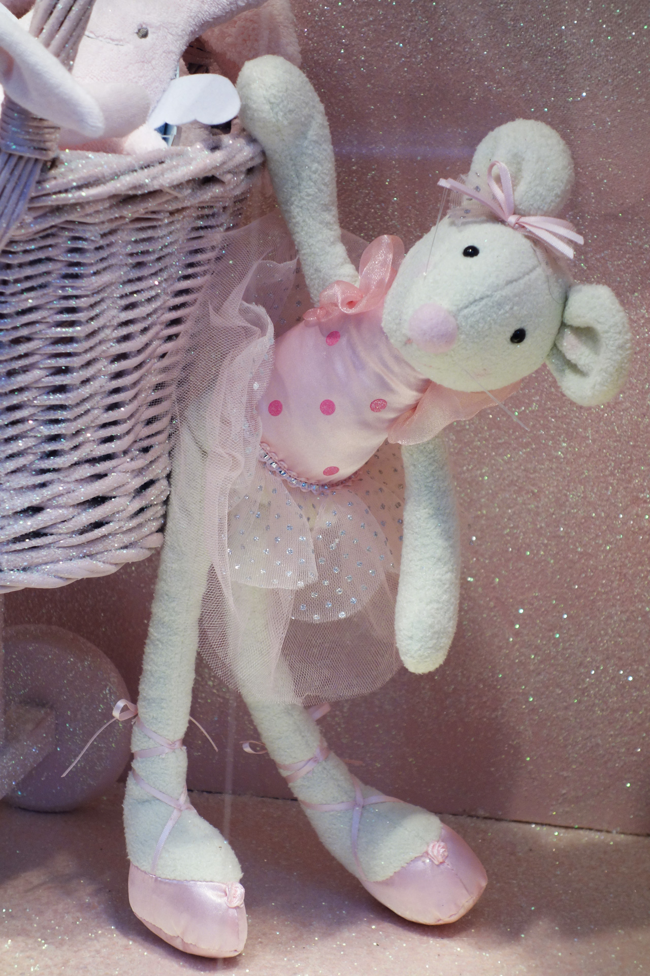 Baby-Tuileries-vitrines-noel-2013-rose-souris