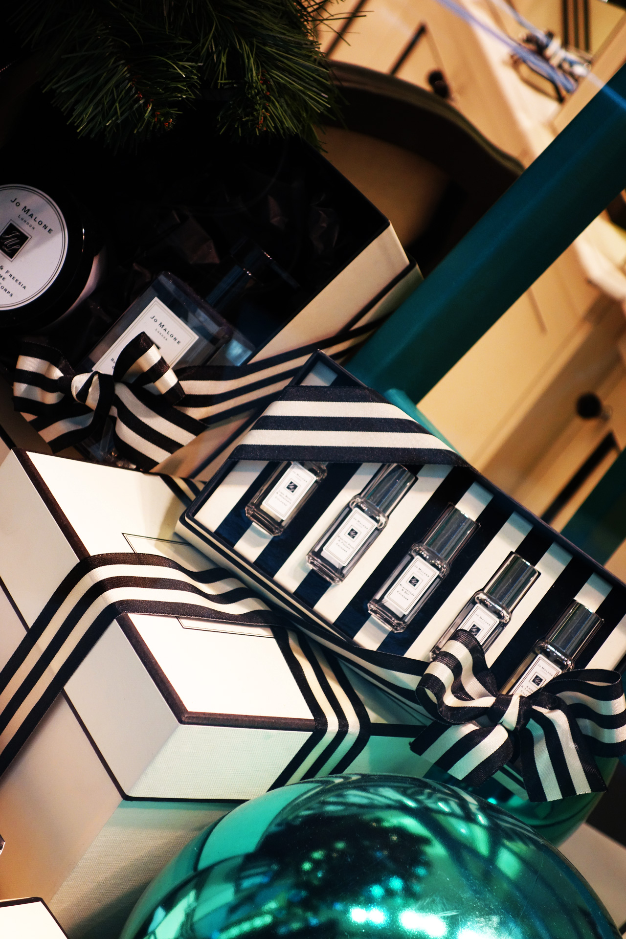 Jo-Malone-vitrine-noel-2013-cadeaux-1