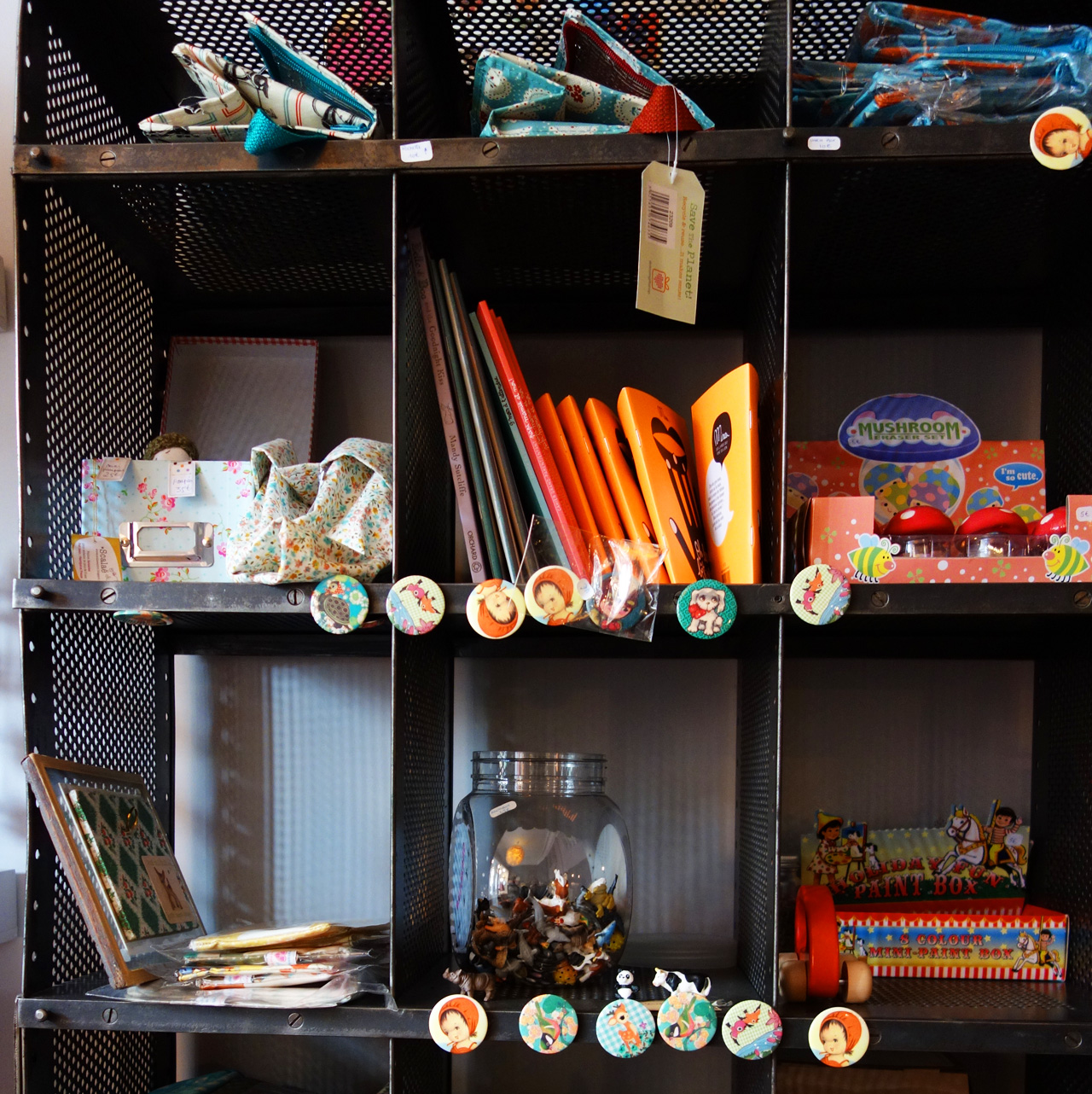 Pois-plume-boutique-detail-02