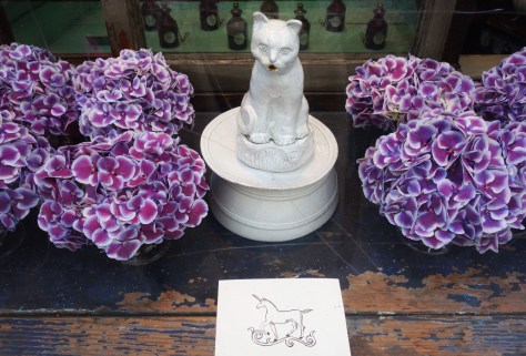 Astier-de-Villatte-Paris-vitrine-01